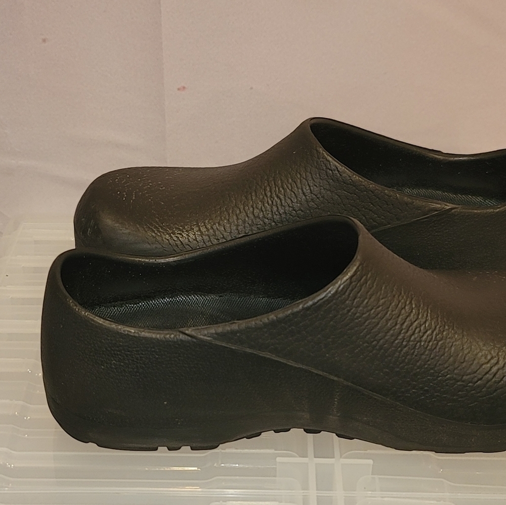 BIRKIS Birkenstock Slip Resistant Clogs - Picture 6 of 14
